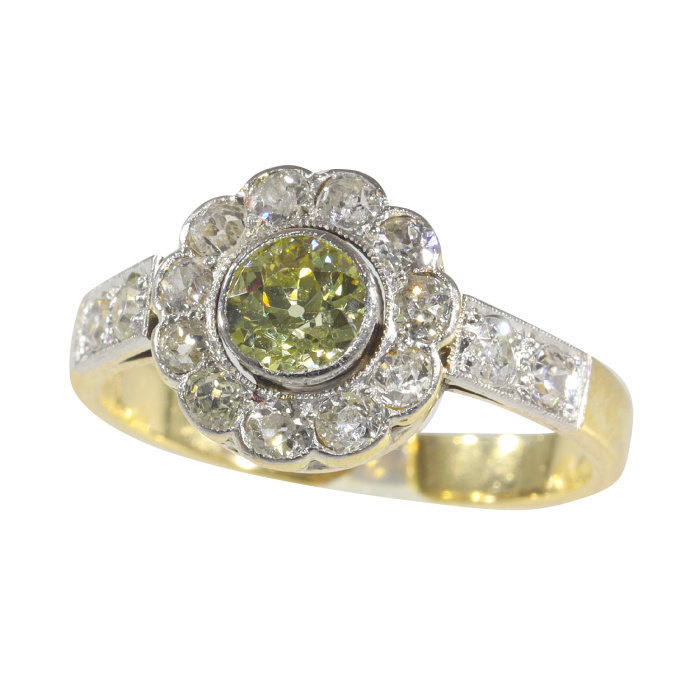 Vintage 1920's Belle Epoque / Art Deco diamond engagement ring with fancy colour center brilliant by Unbekannter Künstler