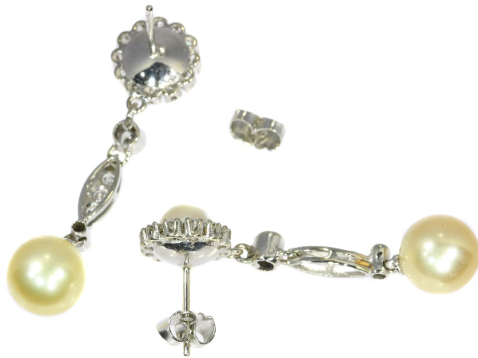 Vintage diamond and pearl ear drops by Artista Desconocido