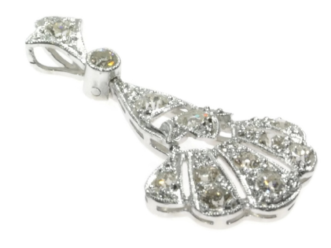 Platinum Art Deco diamond pendant by Artista Desconhecido