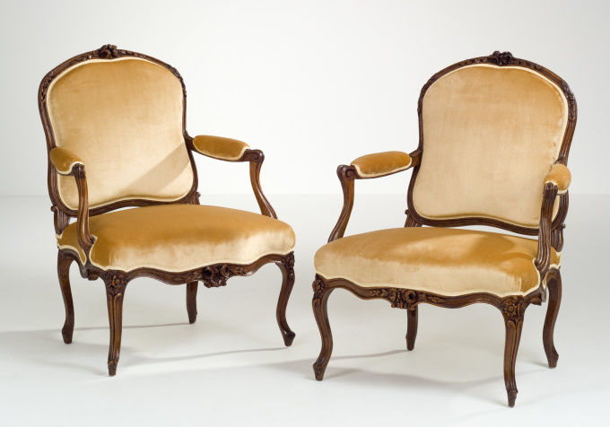 Pair of French Louis XV Armchairs by Artiste Inconnu