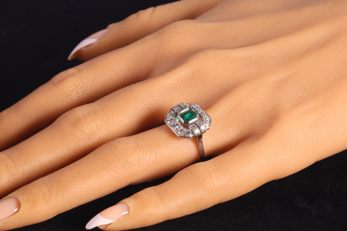 French estate engagement ring platinum diamonds and Brasilian emerald by Artista Desconhecido