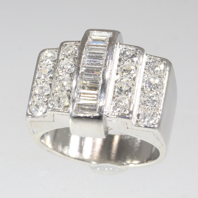 Vintage French strong design Art Deco diamond platinum ring by Artiste Inconnu