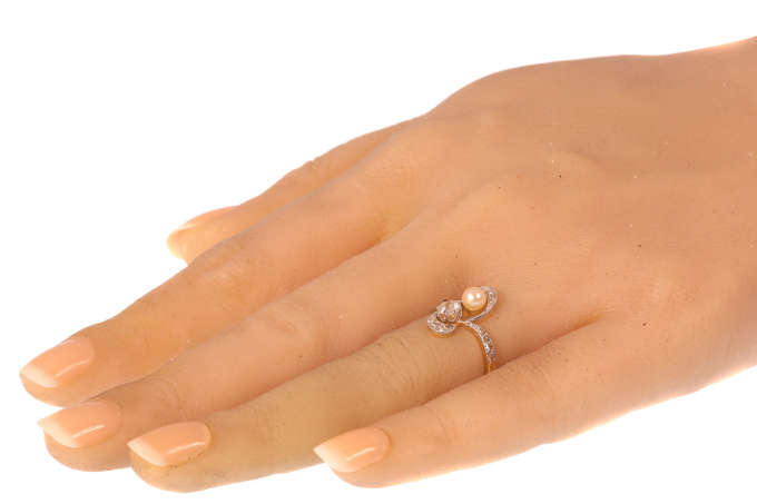 Original Art Nouveau diamond and pearl engagement ring by Unbekannter Künstler