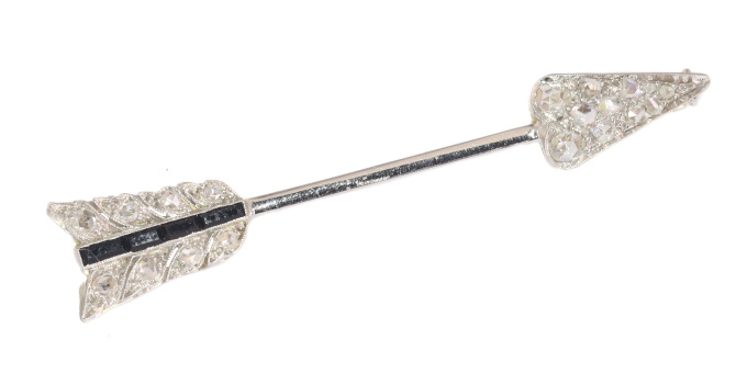 Vintage Art Deco diamond arrow pin by Artista Sconosciuto