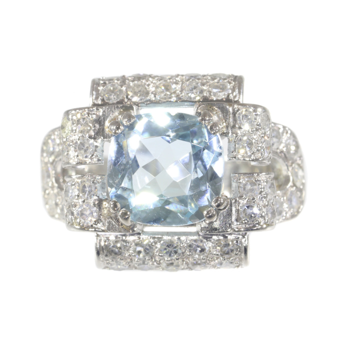 Vintage Fifties Art Deco diamond and blue topaz ring by Artista Desconhecido