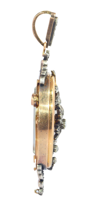Vintage antique Victorian diamond locket that can be worn as brooch or pendant by Onbekende Kunstenaar