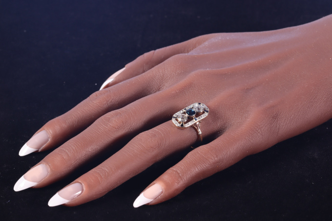 Vintage Art Deco diamond and sapphire engagement ring by Artista Sconosciuto