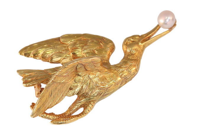 Elegance in Flight: The Victorian Stork Brooch-Pendant by Artista Sconosciuto