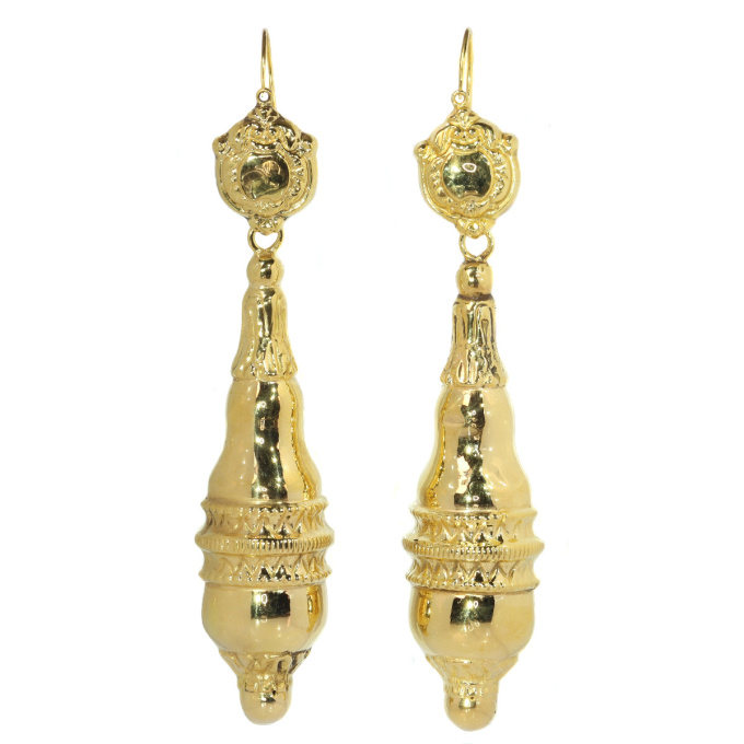 Antique mid-Victorian gold earrings long pendant by Artista Sconosciuto