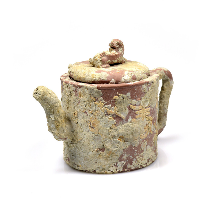 Chinese Yixing cylindrical teapot ca. 1750 by Unknown artist