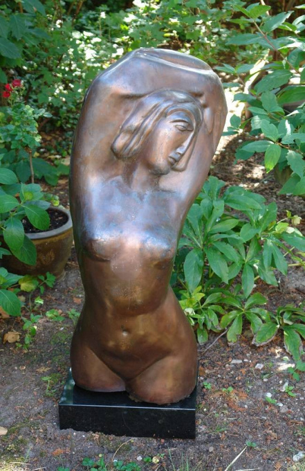 Female nude by Onbekende Kunstenaar