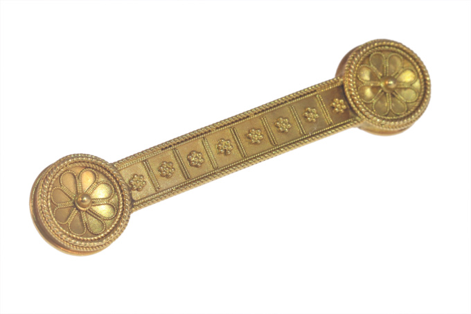 Vintage antique 19th Century 18K gold bar brooch decorated with gold granulation by Onbekende Kunstenaar
