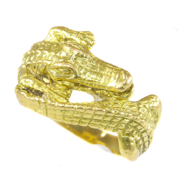 Vintage 18K gold crocodile/alligator ring wrapped around the finger by Onbekende Kunstenaar