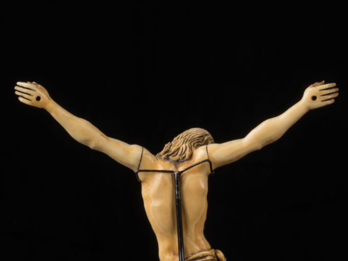19th C Very Finely Carved ivory Crucified Christ, Signed Migeon. by Unbekannter Künstler