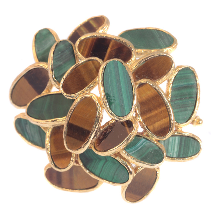Vintage Sixties pop-art gold brooch set with malachite and tiger eye by Artiste Inconnu