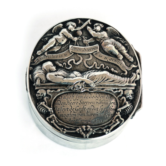 Box for consecrated soil with one-sided medal on death by Unknown Artist