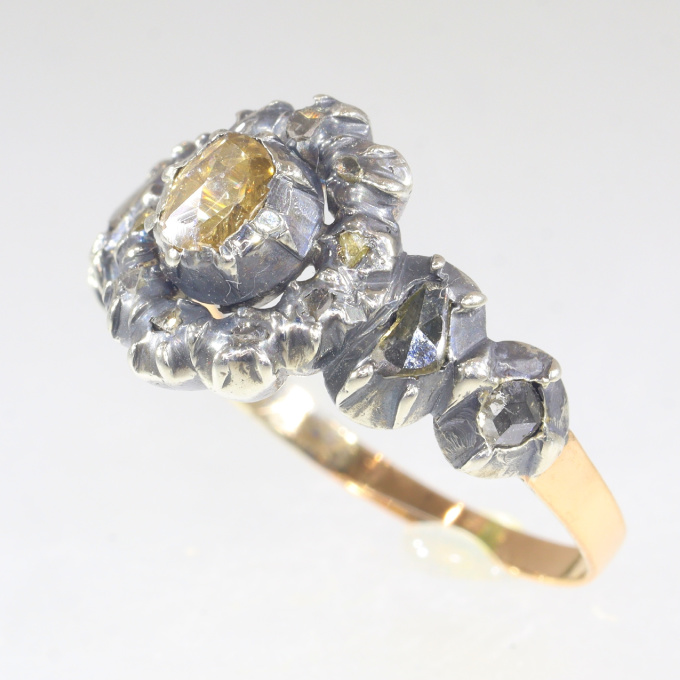 Genuine antique vintage diamond ring by Onbekende Kunstenaar