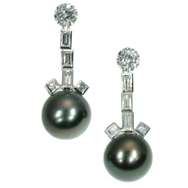 Estate platinum diamond black pearl earrings eardrops by Artista Desconhecido