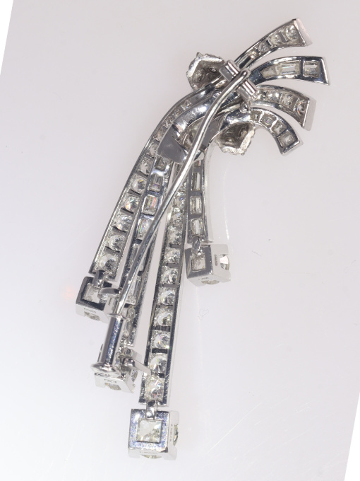 Elegant Diamond Platinum Vintage/Estate Brooch (ca. 1950) by Onbekende Kunstenaar