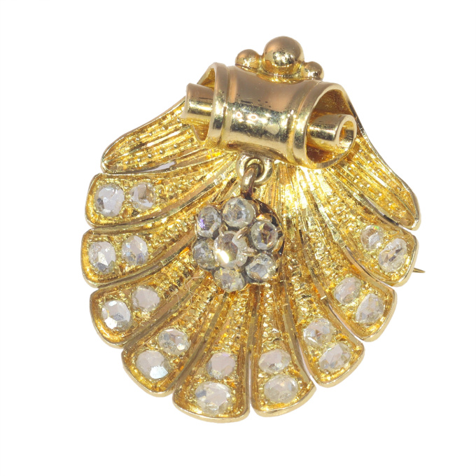 Vintage antique 18K gold shell brooch set with rose cut diamonds by Artista Desconhecido