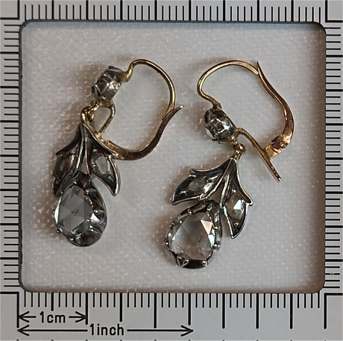 Vintage antique diamond rose cut earrings by Artista Desconocido
