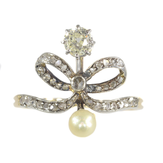 Victorian vintage diamond bow ring by Onbekende Kunstenaar