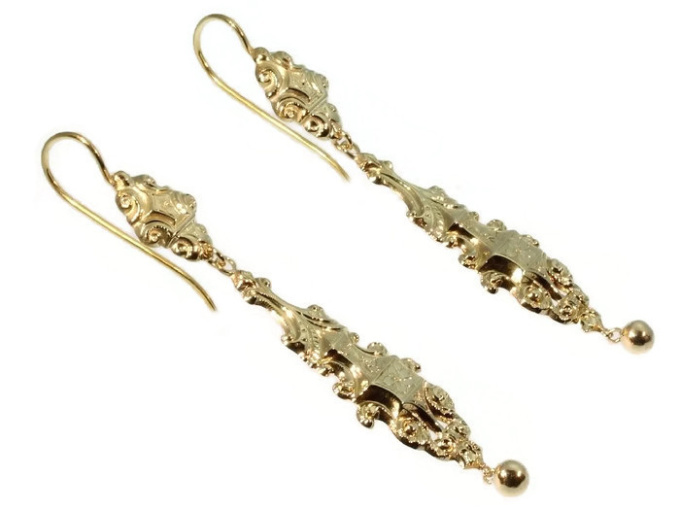 Long pendant Victorian gold earrings by Artista Sconosciuto