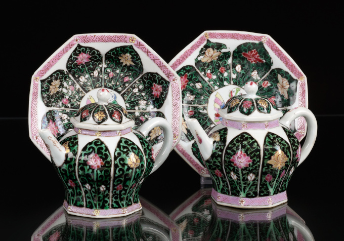 Pair of Famille Rose Teapots with Stands, China by Artista Desconocido