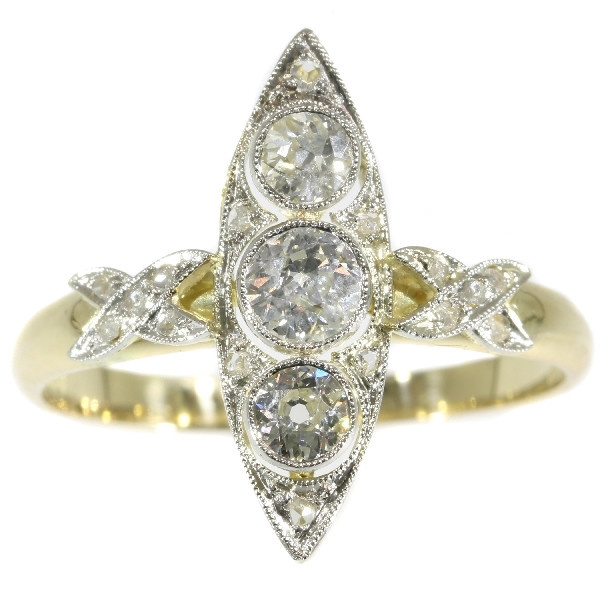 Antique diamond ring from the Belle Epoque era by Artiste Inconnu