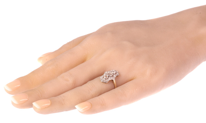 Original Vintage Belle Epoque diamond engagement ring by Unbekannter Künstler