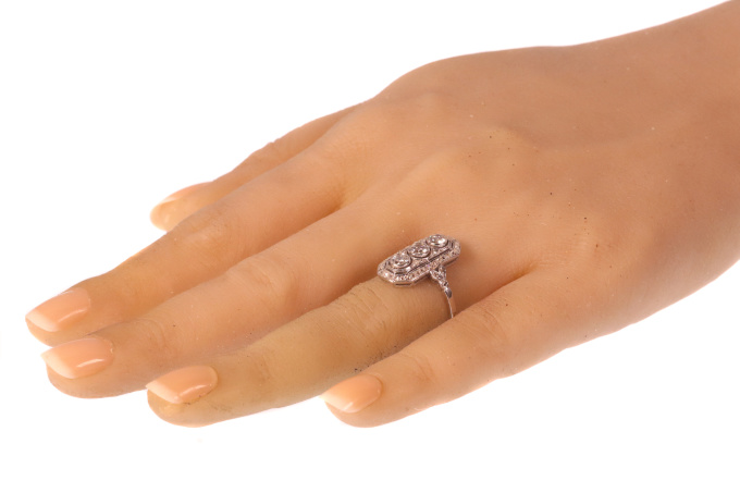 Vintage Art Deco diamond engagement ring by Onbekende Kunstenaar