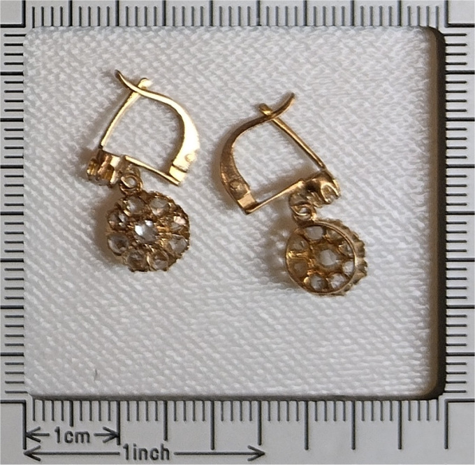 Victorian rose cut diamond earrings by Unbekannter Künstler