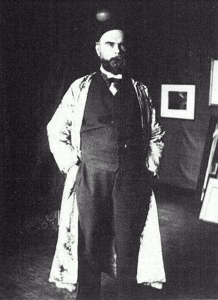 Vintage portrait photograph of Paul Verlaine (standing) by Willem Witsen
