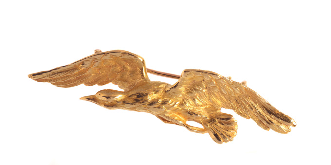 Late Victorian gold brooch flying eagle by Artiste Inconnu