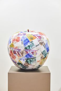 Gulden Apple by Ghost Art