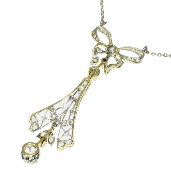 Belle Epoque turn of the century diamond lacey necklace with bow motif by Artista Desconocido