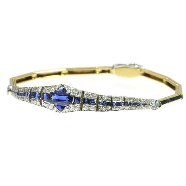 High quality Dutch Art Deco sapphire and diamond bracelet  wrist candy by Artista Desconhecido