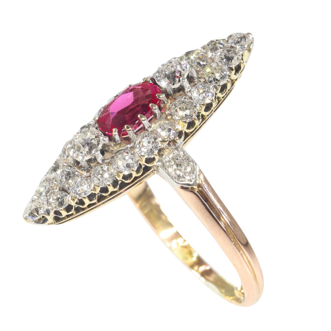 Antique Victorian diamond ring with lovely untreated high quality ruby by Onbekende Kunstenaar