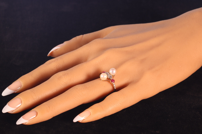 Vintage Art deco ring with diamonds rubies and pearls by Onbekende Kunstenaar