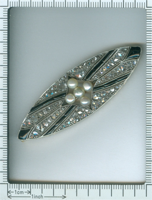 Vintage Art Deco diamond onyx and pearl brooch by Artista Sconosciuto