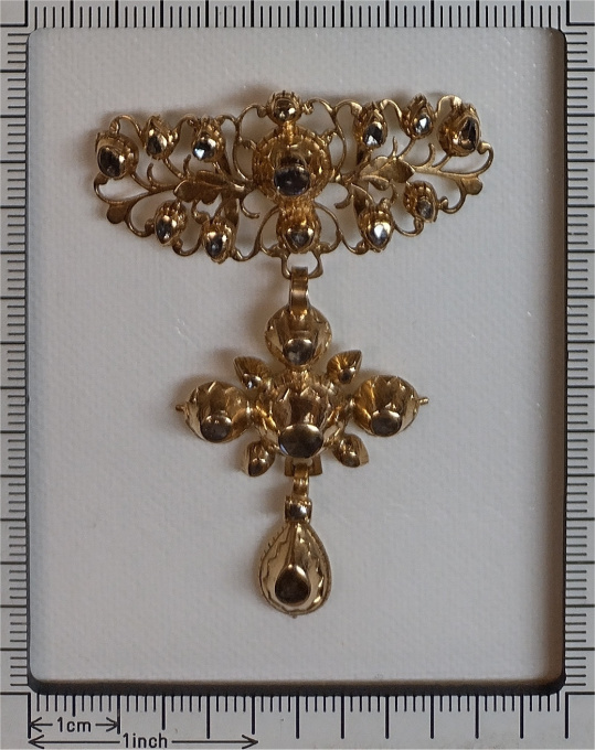 Antique Georgian 18K gold diamond cross pendant by Unknown artist