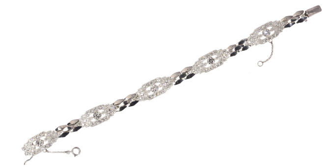 Vintage Fifties Art Deco diamond bracelet with 4.65 crt total diamond weight by Unknown artist