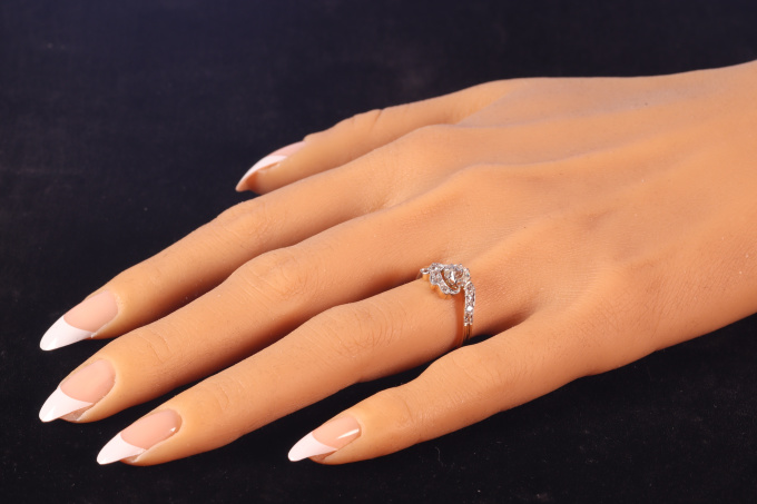 Vintage Belle Epoque diamond engagement ring by Artista Desconhecido