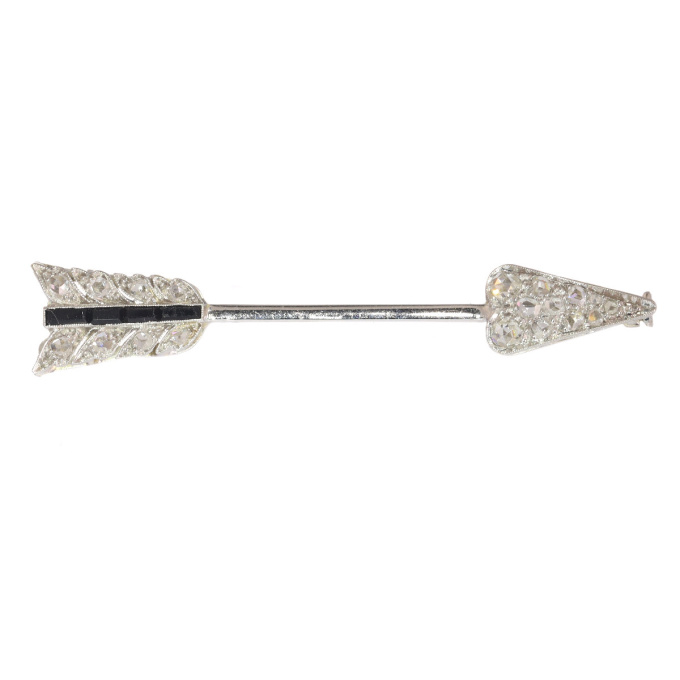 Vintage Art Deco diamond arrow pin by Onbekende Kunstenaar
