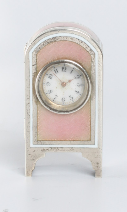 A miniature Swiss silver guilloche  enamel timepiece, circa 1900 by Artista Desconhecido