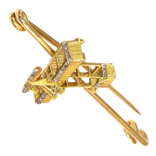 Unique gold diamond aviation brooch commemorating Belgium's first manned motorized flight by Artiste Inconnu
