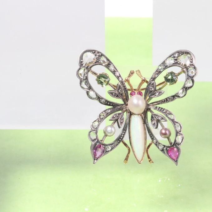 Vintage bejeweled butterfly brooch by Artista Desconhecido