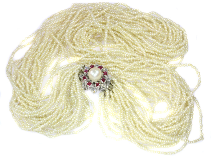Vintage pearl necklace with 13000+ pearls and white gold diamond ruby closure by Unknown artist
