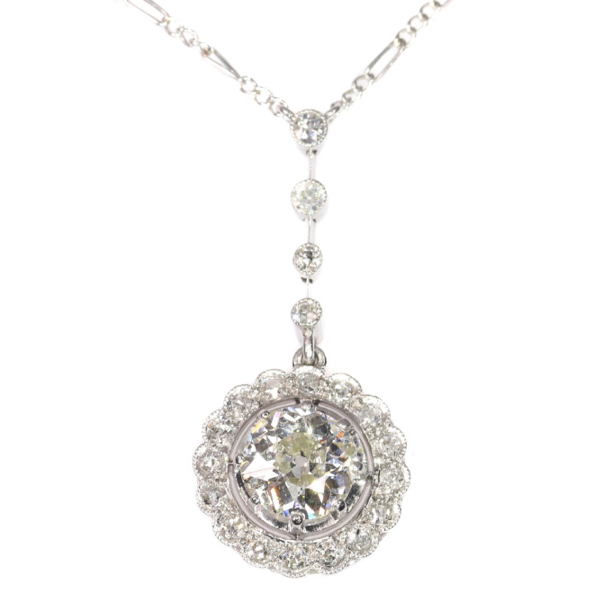 Platinum Art Deco diamond pendant on necklace by Artiste Inconnu
