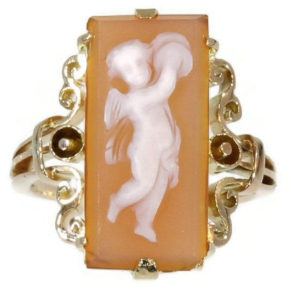 Victorian antique ring pink gold stone cameo angel by Onbekende Kunstenaar